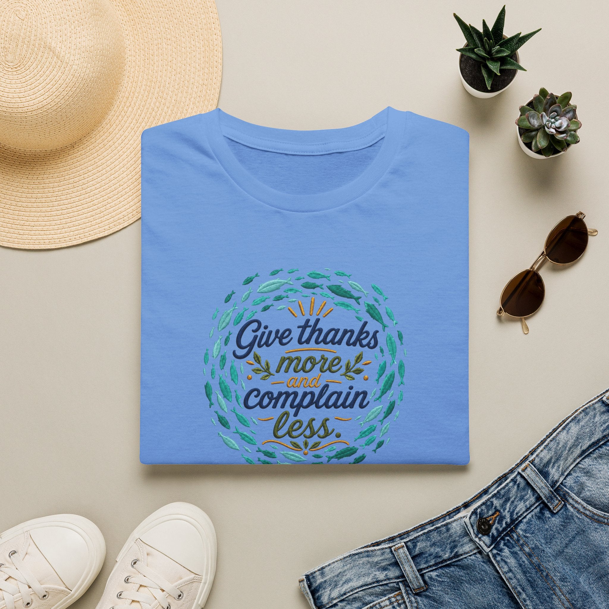 T-Shirt "Give Thanks More and Complain Less"