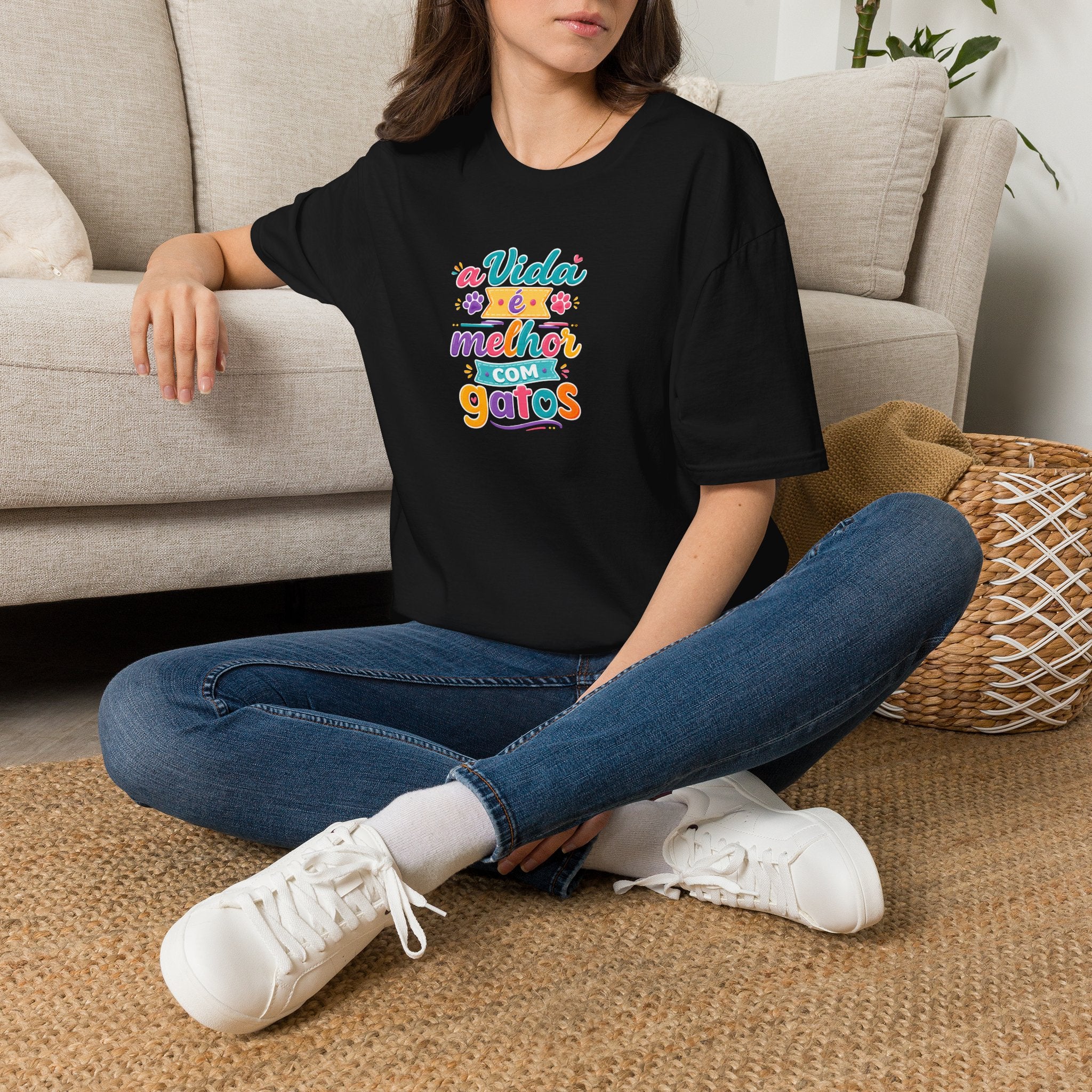 T‑Shirt — "A Vida é Melhor com Gatos"
