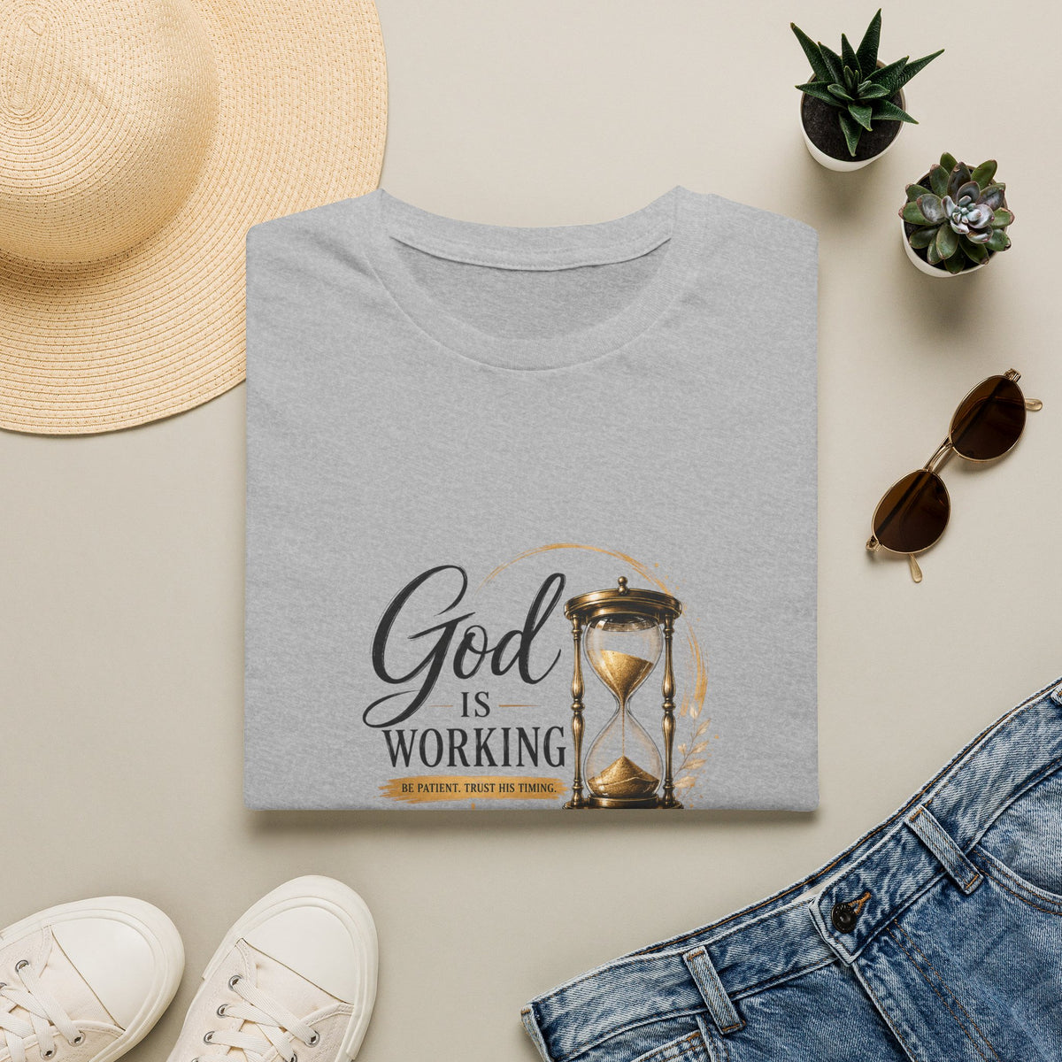 T-Shirt "God Is Working"