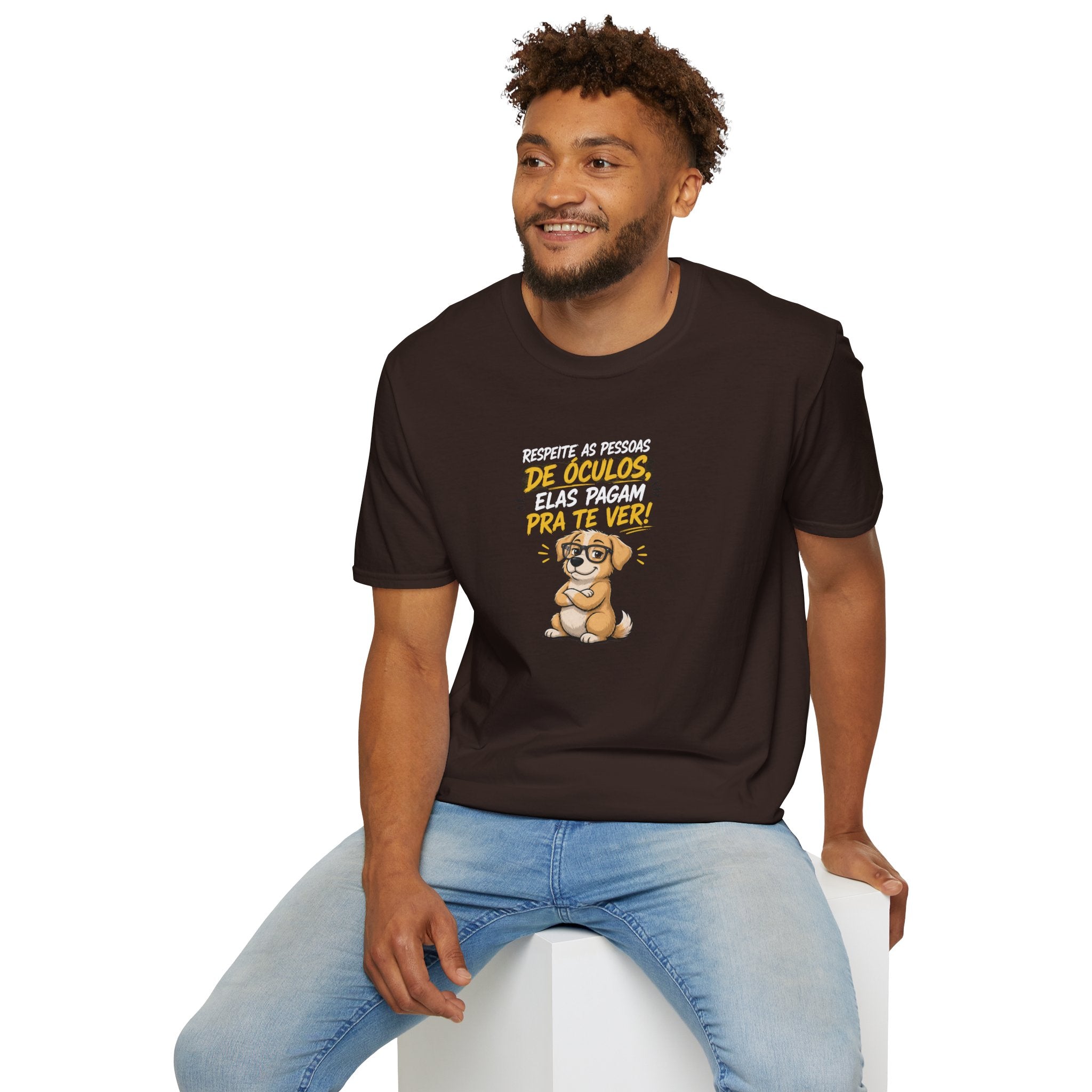 T-Shirt — "Respeite as Pessoas de Óculos, Elas Pagam Pra Te Ver!"
