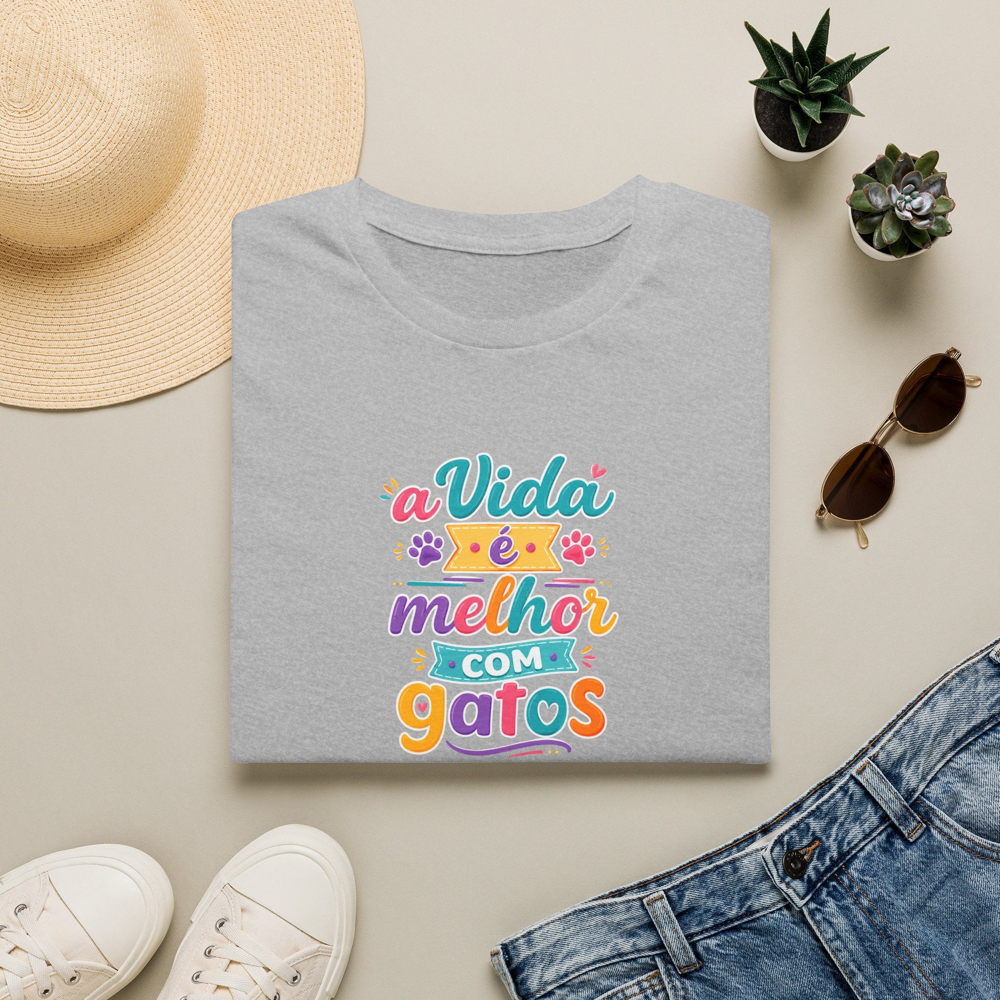 T‑Shirt — "A Vida é Melhor com Gatos"