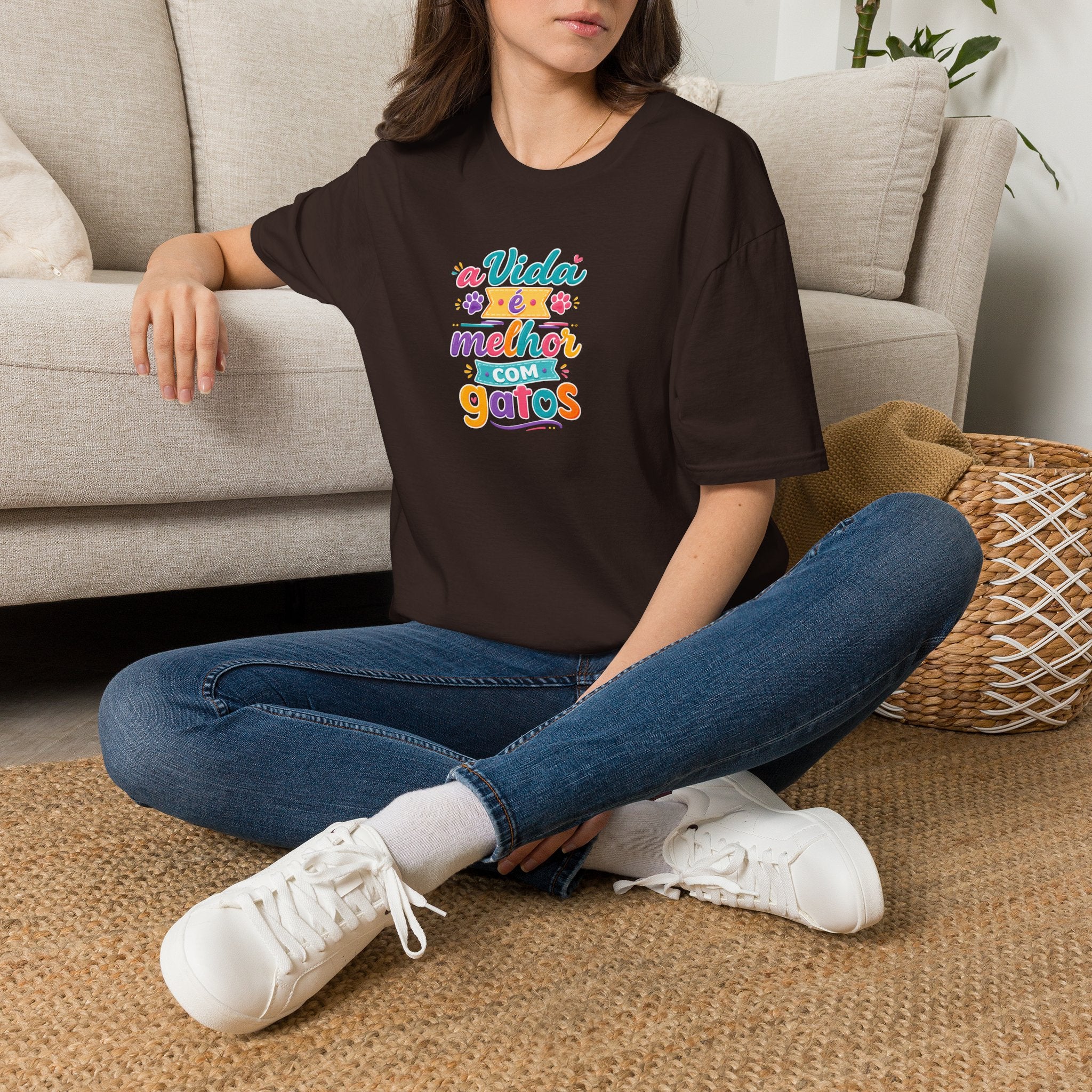 T‑Shirt — "A Vida é Melhor com Gatos"