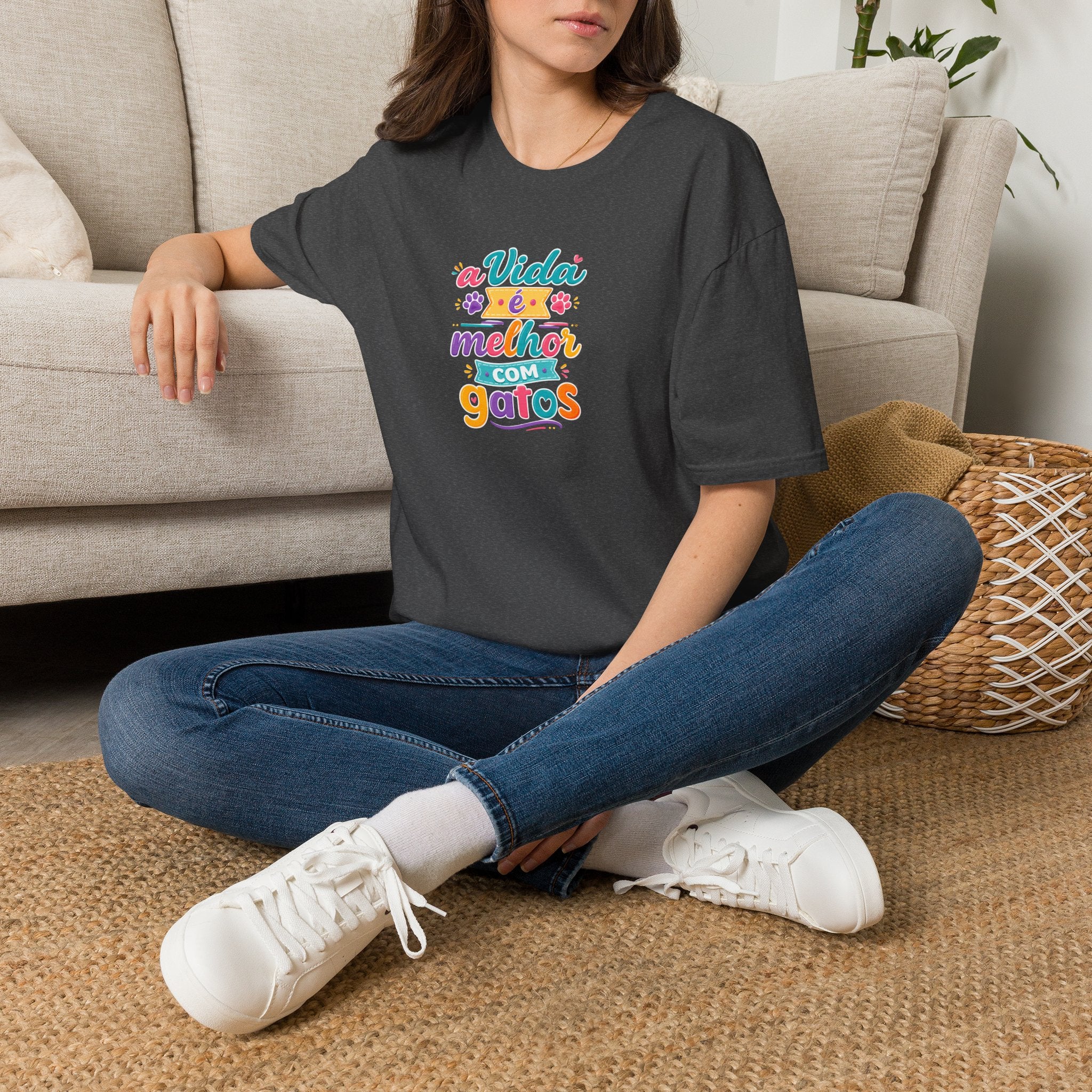 T‑Shirt — "A Vida é Melhor com Gatos"