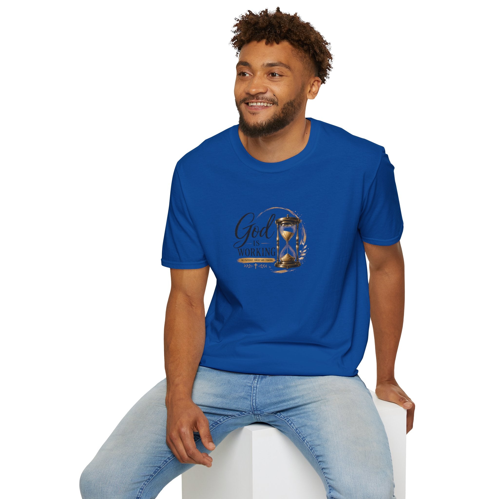 T-Shirt "God Is Working"