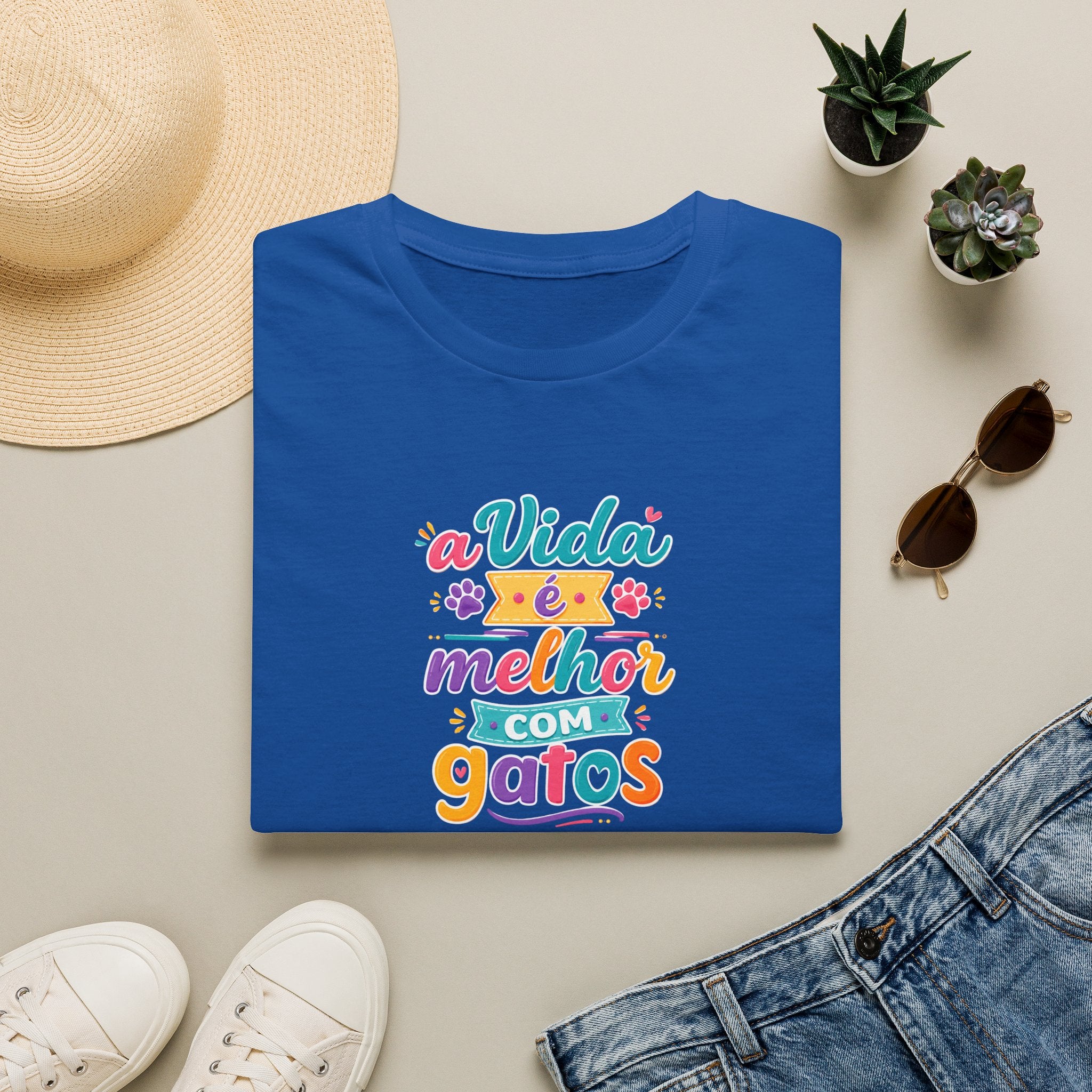 T‑Shirt — "A Vida é Melhor com Gatos"
