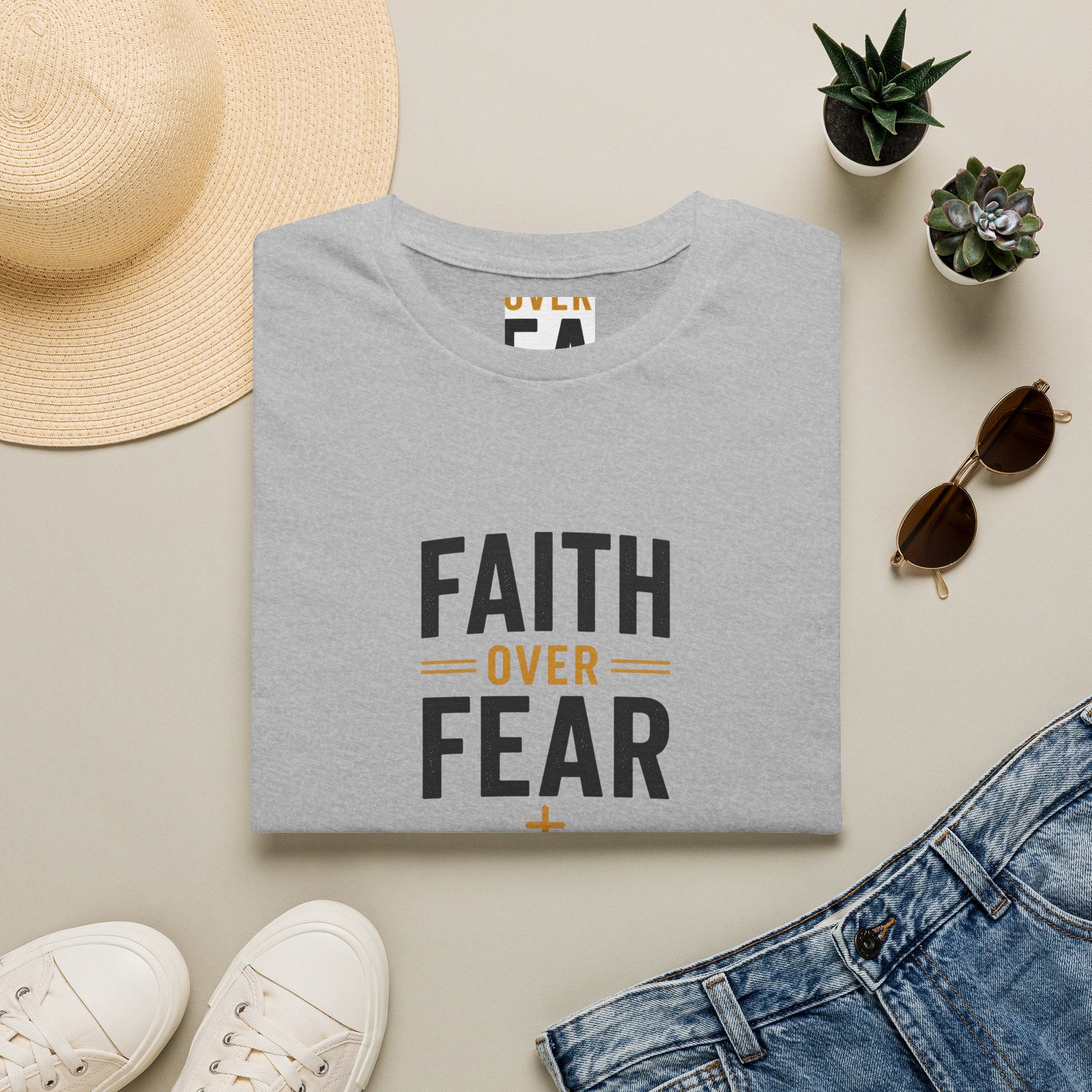 T-Shirt "Faith over fear"