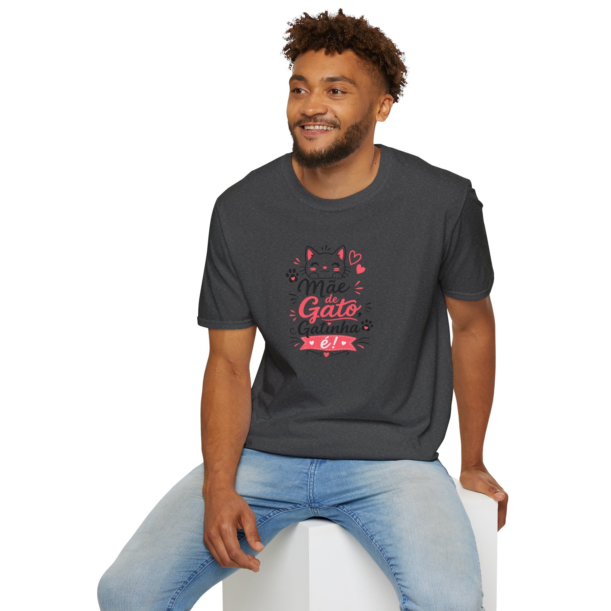 T-Shirt — "Mãe de Gato Gatinha"